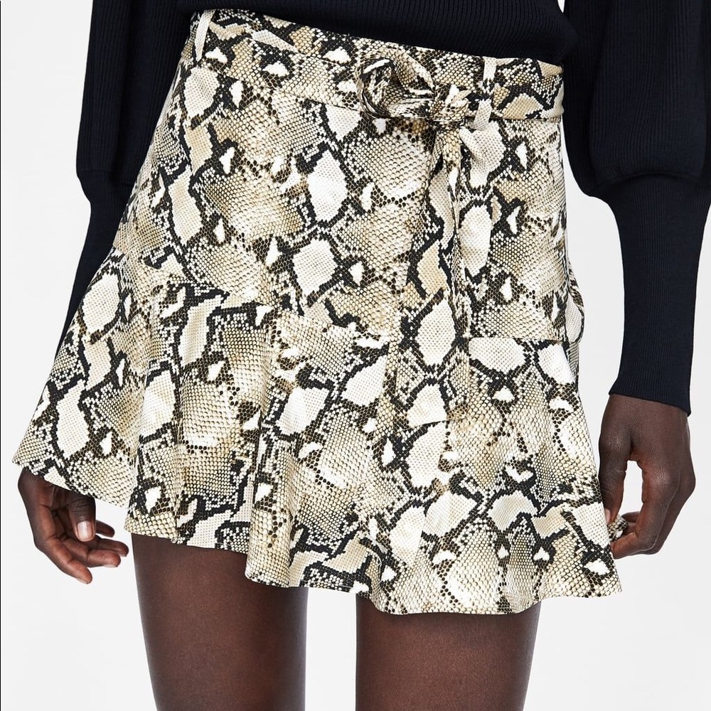 zara mini skirt
